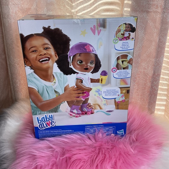 Baby Alive Roller Skate Doll (African American) - Picture 5 of 6